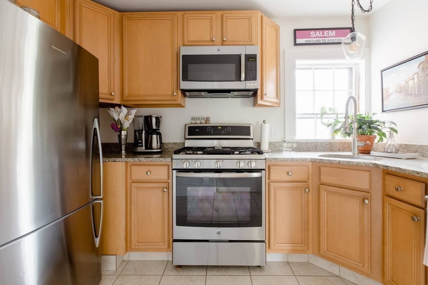 Condominium at 35 Washington Sq # 3, Salem MA 01970, photo 7 of 28