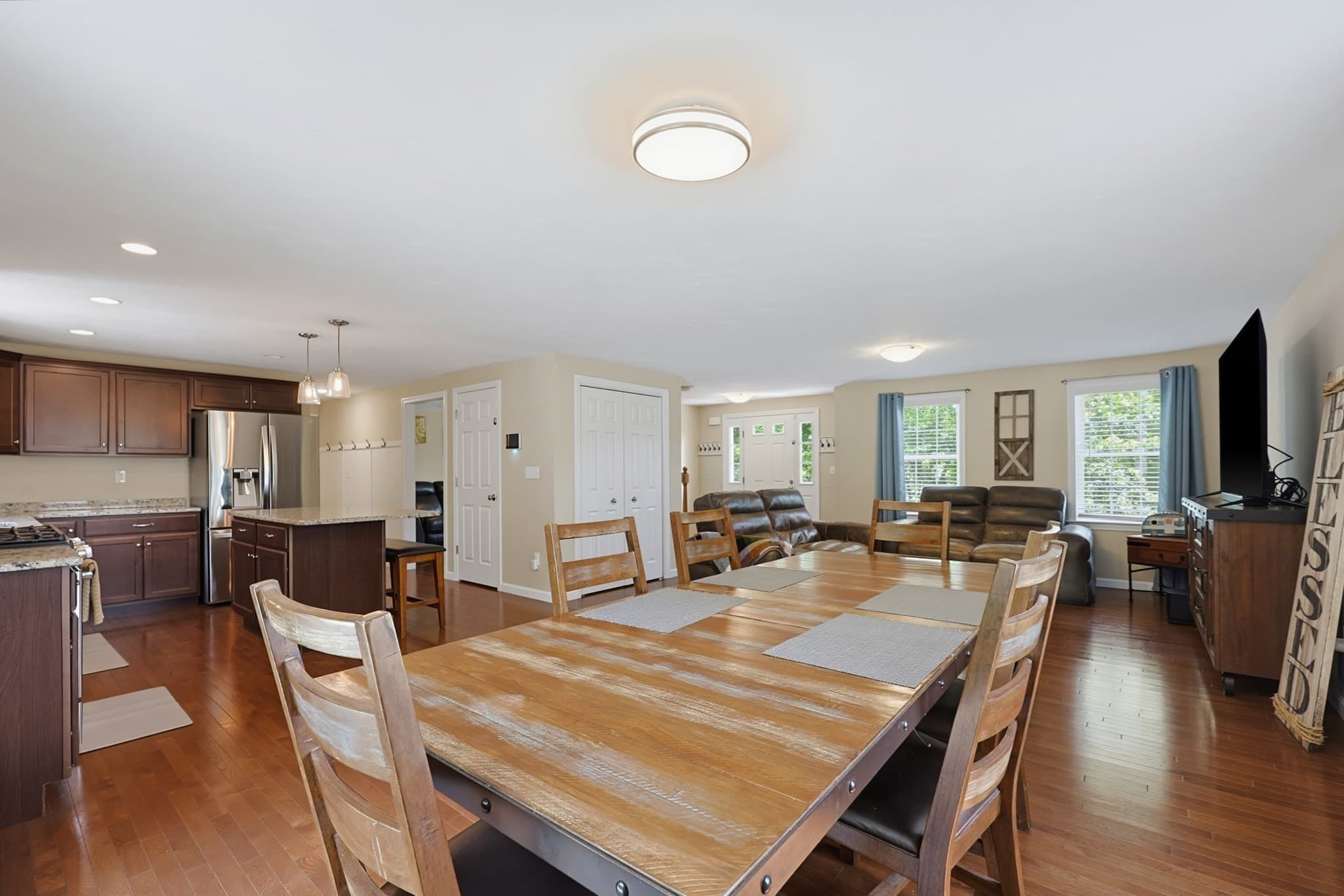 Single Family Residence at 5 County Street, Berkley MA 02779, photo 12 of 40