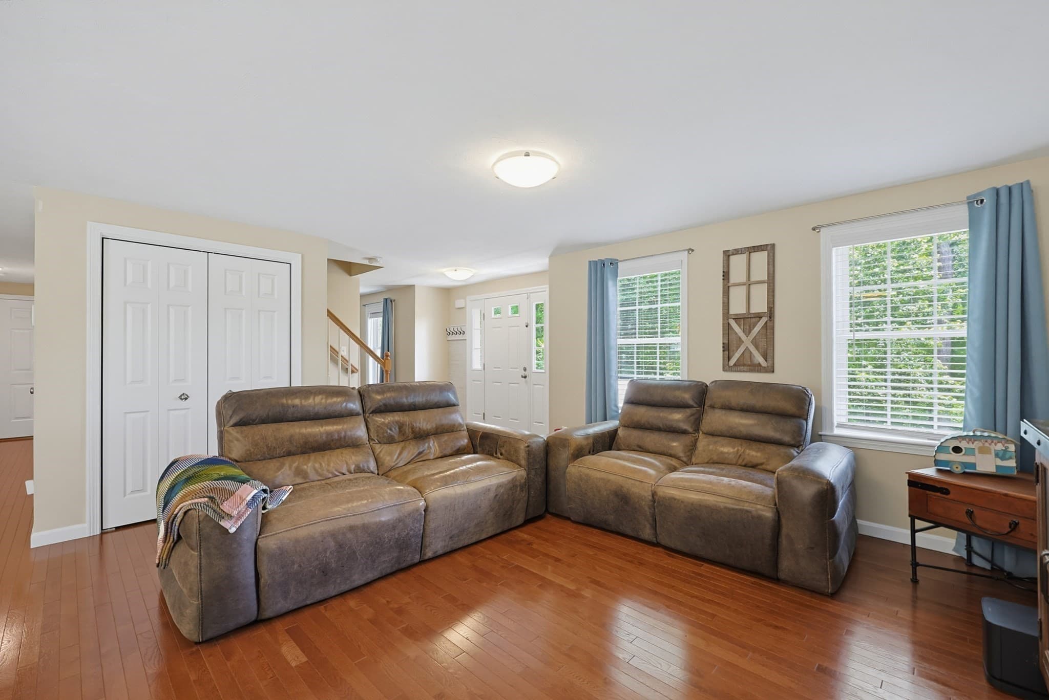 Single Family Residence at 5 County Street, Berkley MA 02779, photo 8 of 40