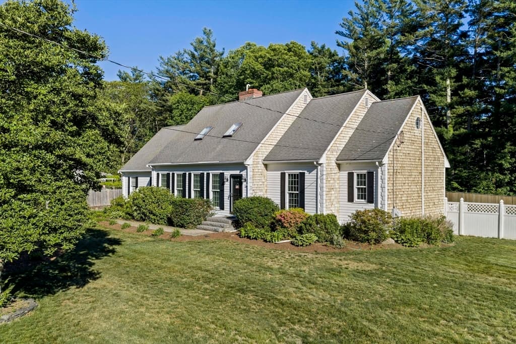114 Longwater Dr, Hanover MA 02339 photo 2