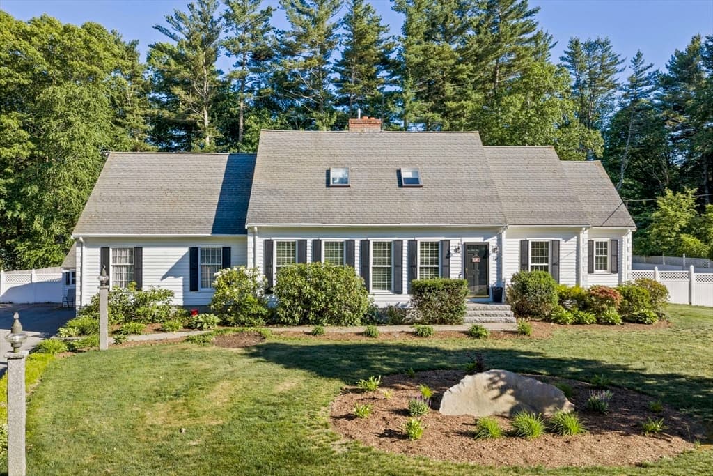 114 Longwater Dr, Hanover MA 02339