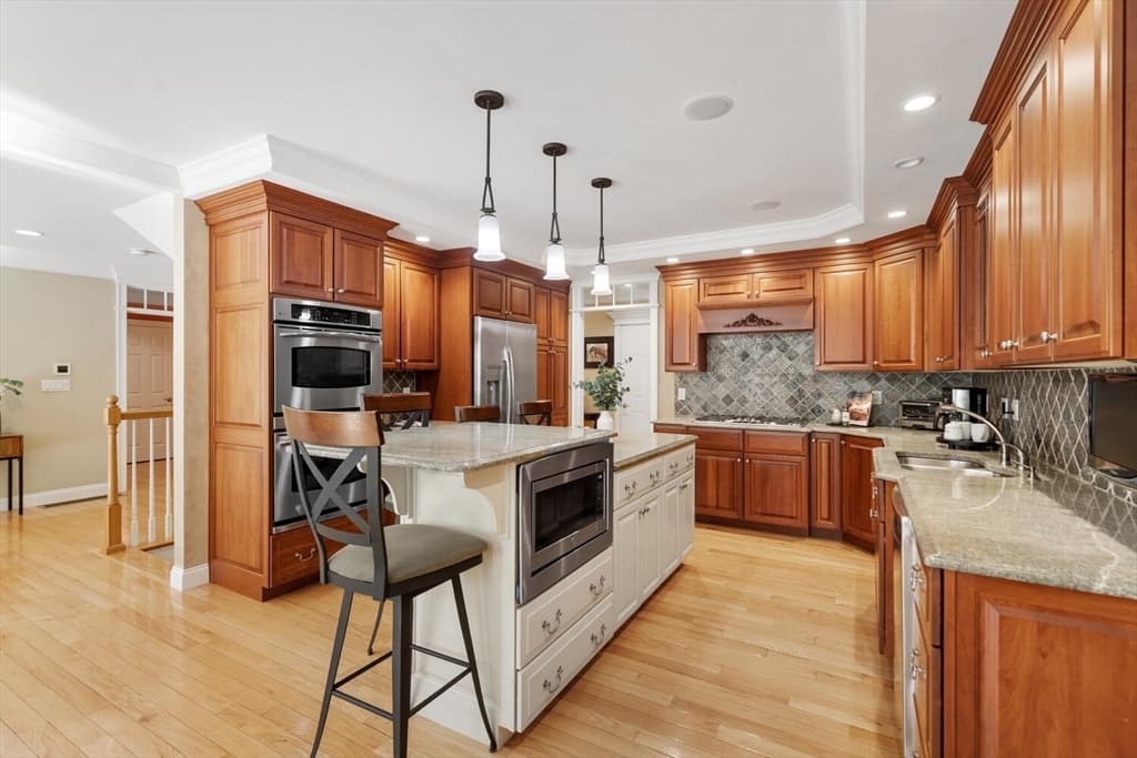 Single Family Residence at 11 Swan Ln, Andover MA 01810, photo 7 of 39