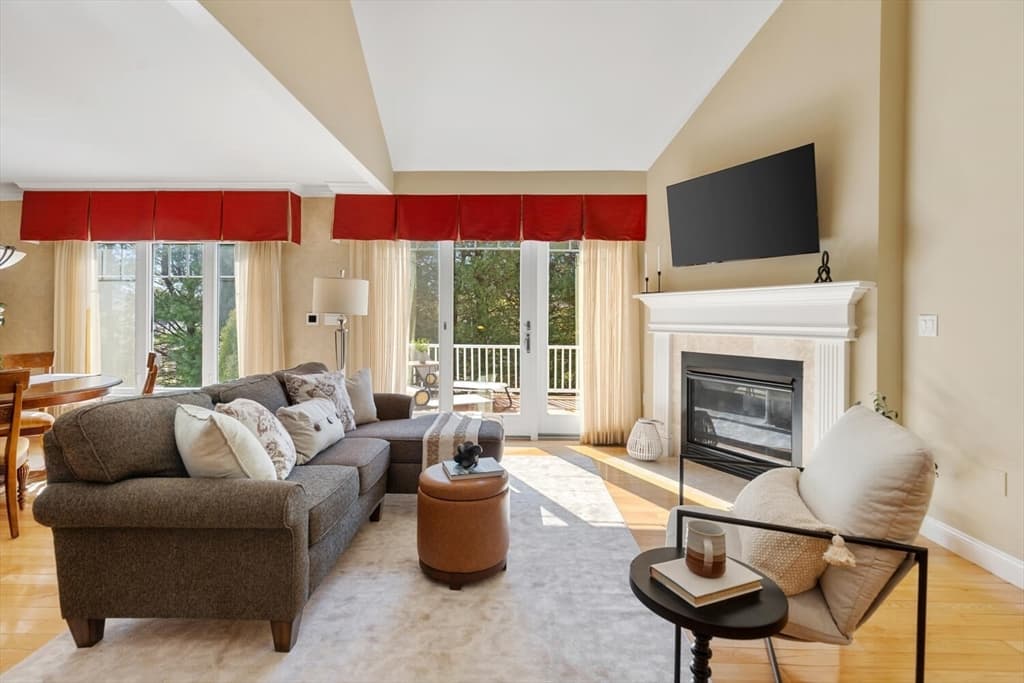 Single Family Residence at 11 Swan Ln, Andover MA 01810, photo 5 of 39