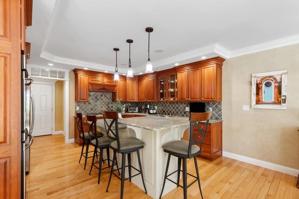 Single Family Residence at 11 Swan Ln, Andover MA 01810, photo 9 of 39