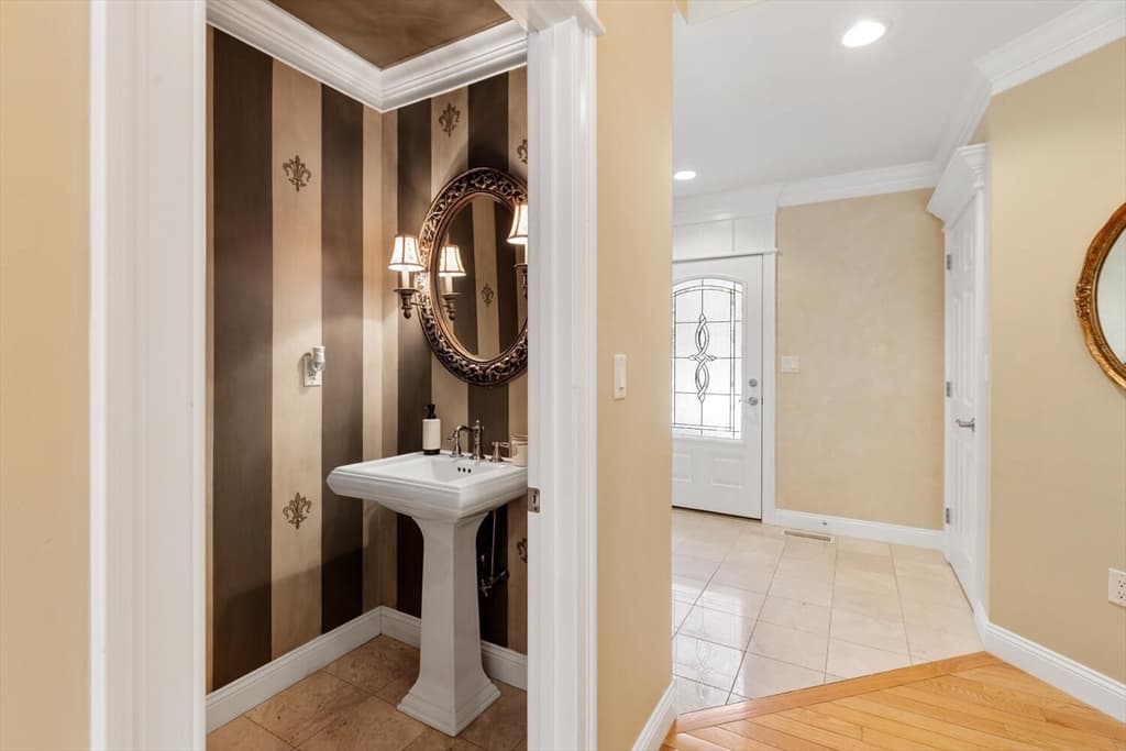 Single Family Residence at 11 Swan Ln, Andover MA 01810, photo 19 of 39