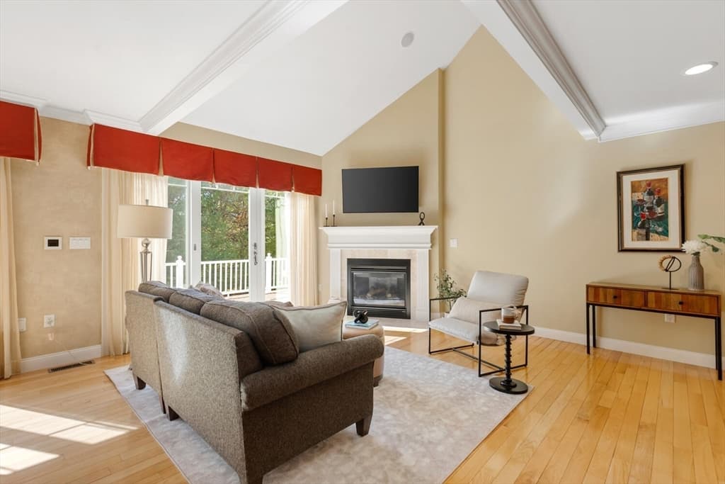 Single Family Residence at 11 Swan Ln, Andover MA 01810, photo 4 of 39