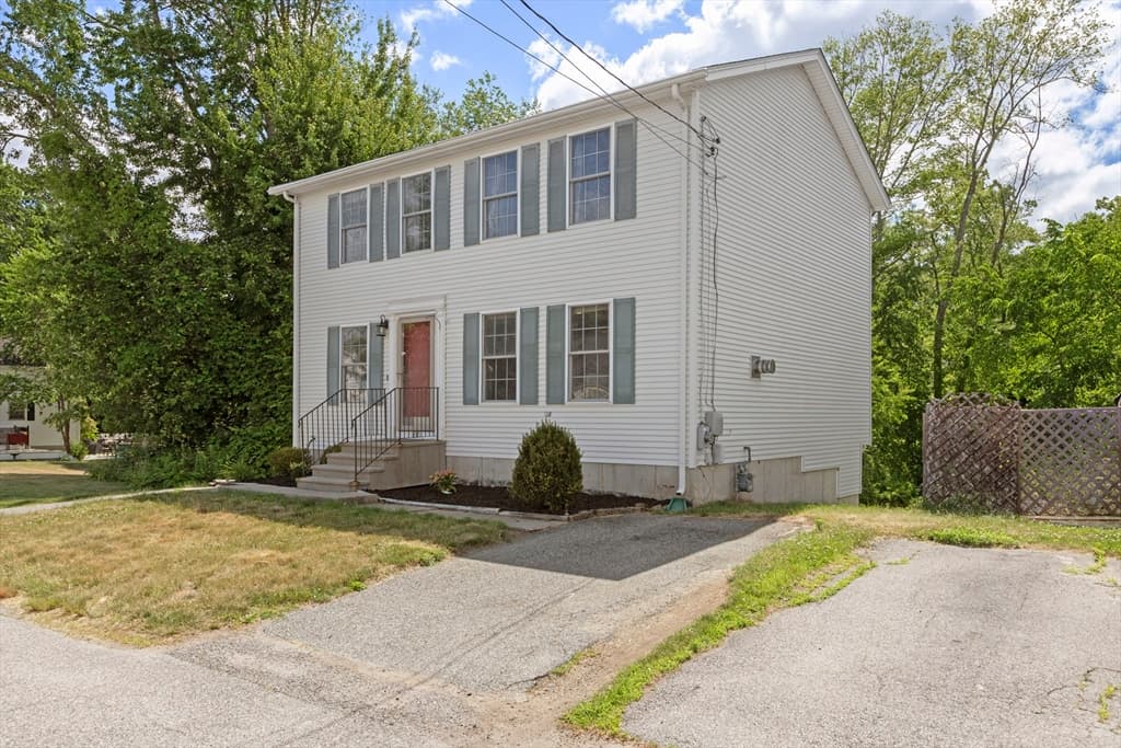 Single Family Residence at 210 Morris St, Cumberland RI 02864, Cumberland, photo 2 of 32