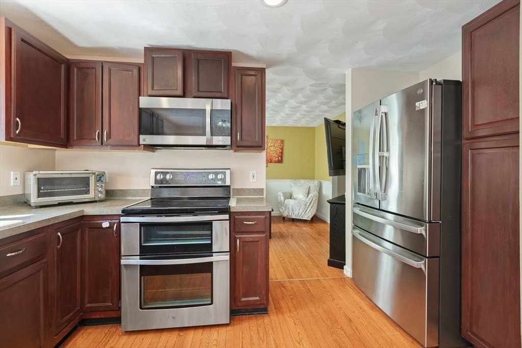 Single Family Residence at 210 Morris St, Cumberland RI 02864, Cumberland, photo 10 of 32