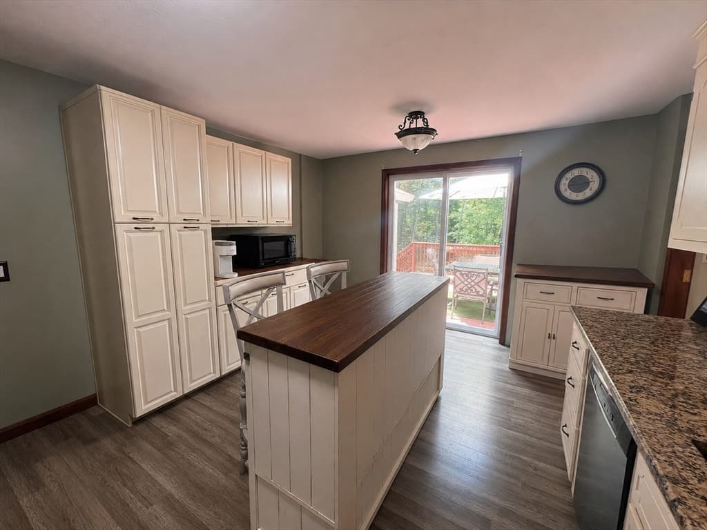 10 Garrison Heights Drive, Oxford MA 01540 photo 2