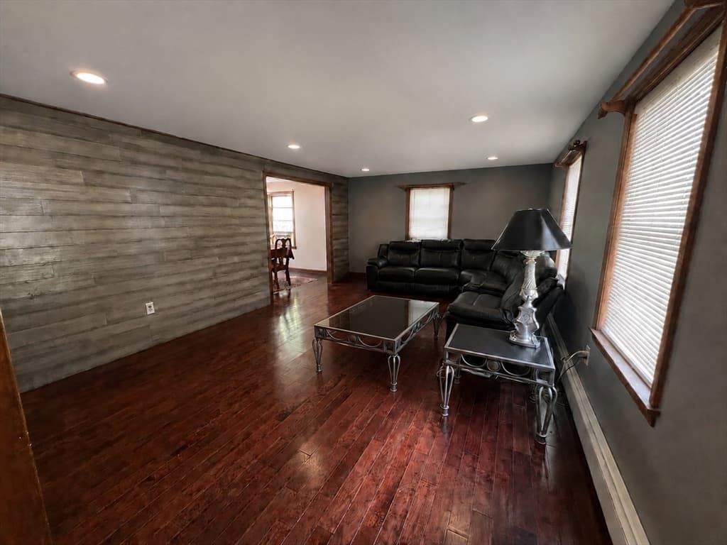10 Garrison Heights Drive, Oxford MA 01540 photo 9