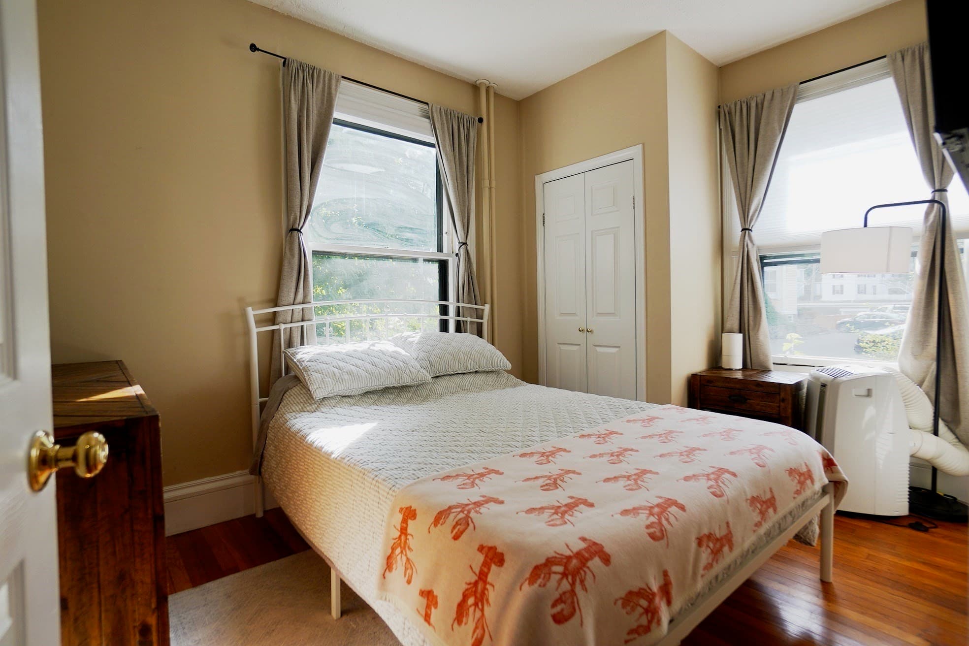Condominium at 83 Pleasant St # 3, Marblehead MA 01945, Marblehead, photo 6 of 9