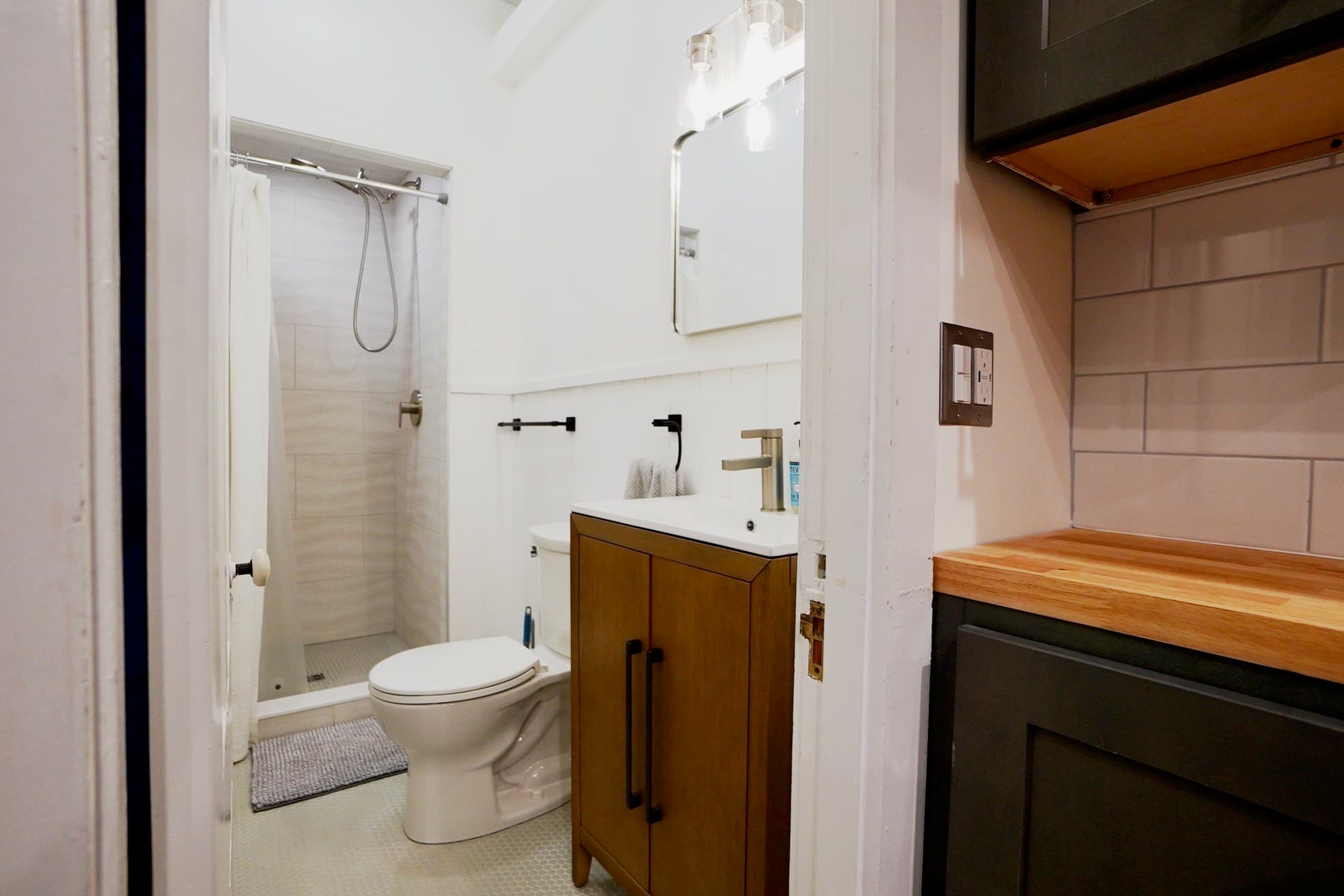 Condominium at 83 Pleasant St # 3, Marblehead MA 01945, Marblehead, photo 4 of 9