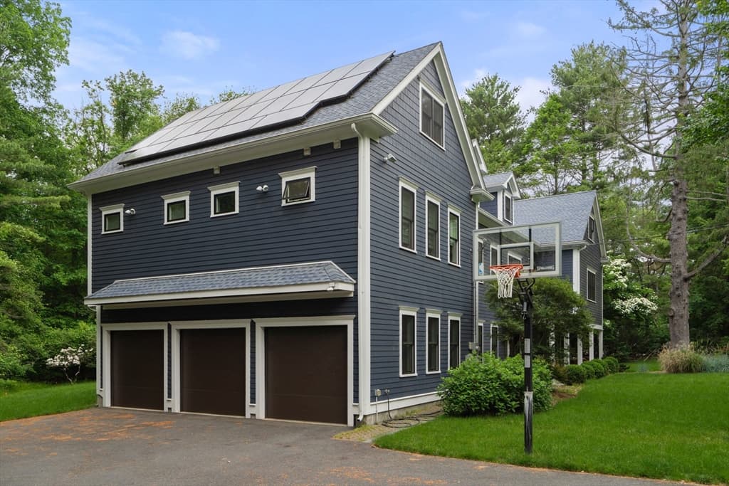 80 Locust Ln, Needham MA 02492 photo 3