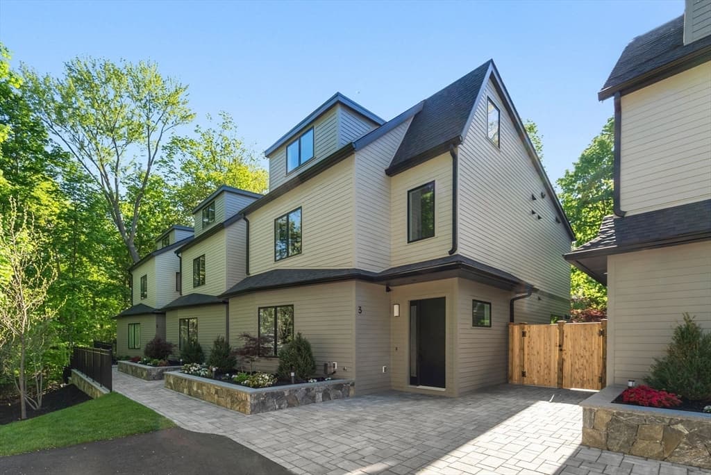 956 Walnut Street # 2, Newton MA 02461