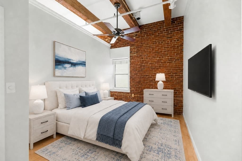 Condominium at 15 Sleeper St # 407, Boston MA 02210, photo 12 of 21