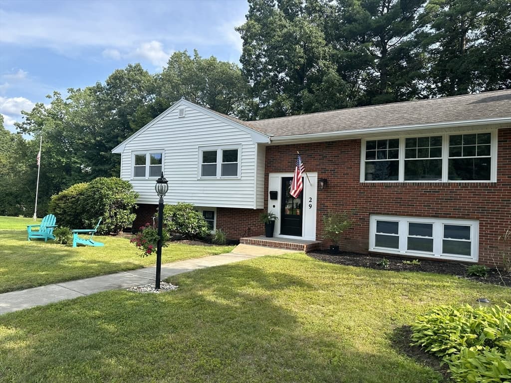 29 Devon Rd, Norwood MA 02062