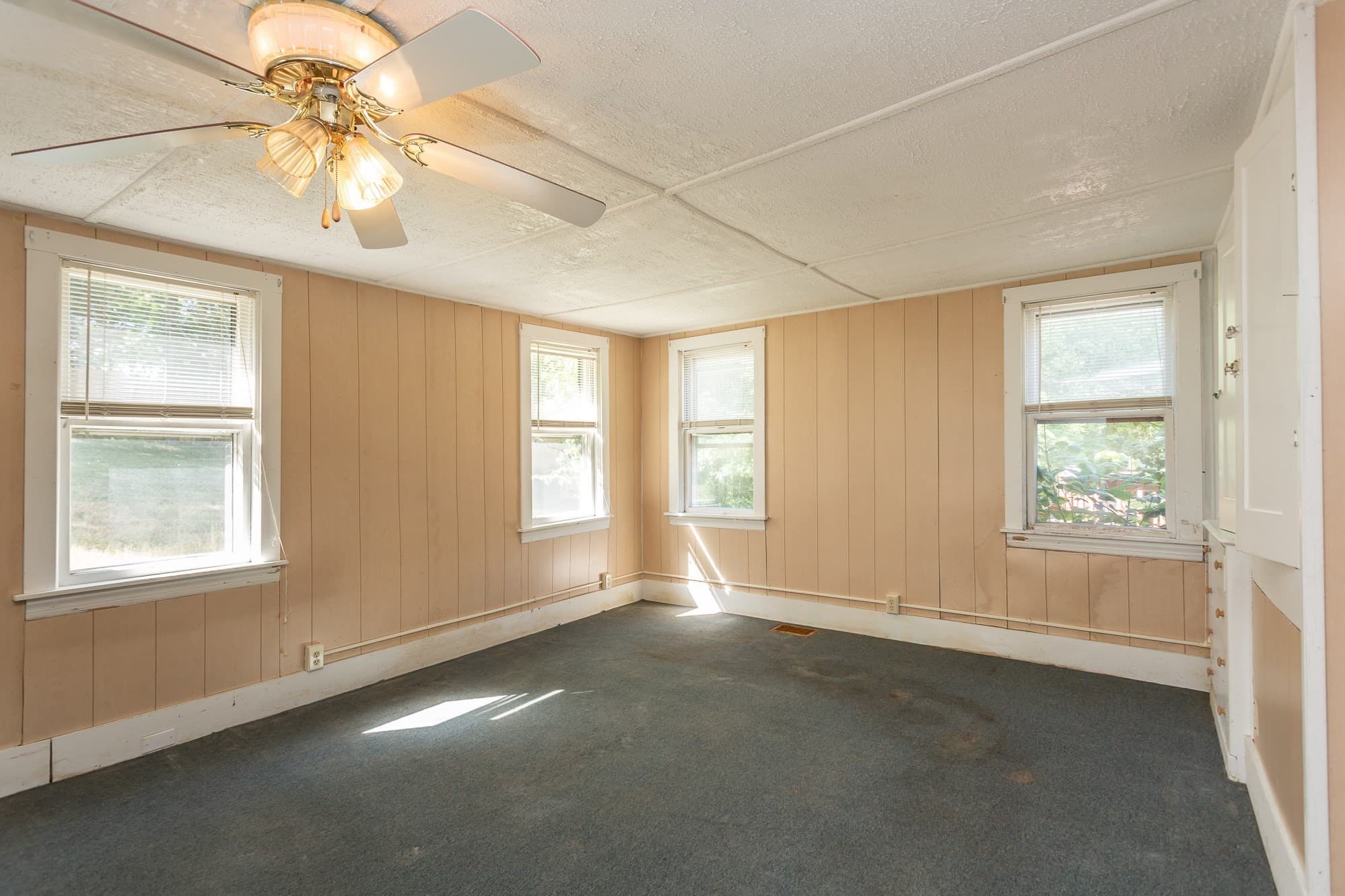 Single Family Residence at 260 King Philip St, Raynham MA 02767, Raynham, photo 12 of 29