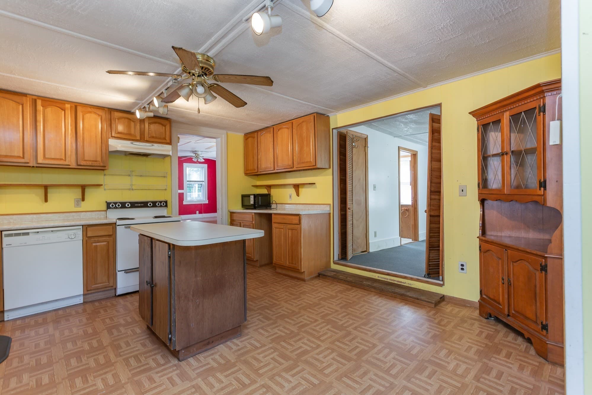 Single Family Residence at 260 King Philip St, Raynham MA 02767, Raynham, photo 10 of 29