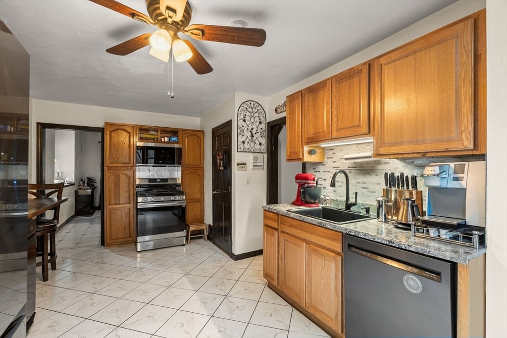 21 Fells Ave, Medford MA 02155 photo 15