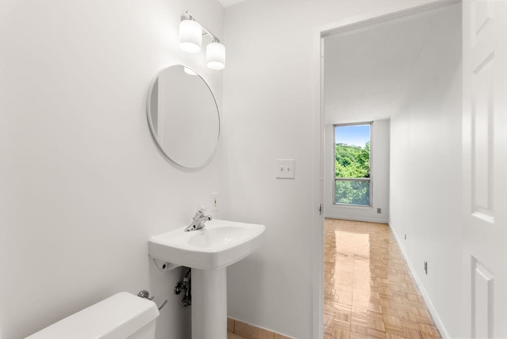 33 Pond Ave # 523, Brookline MA 02445 photo 17