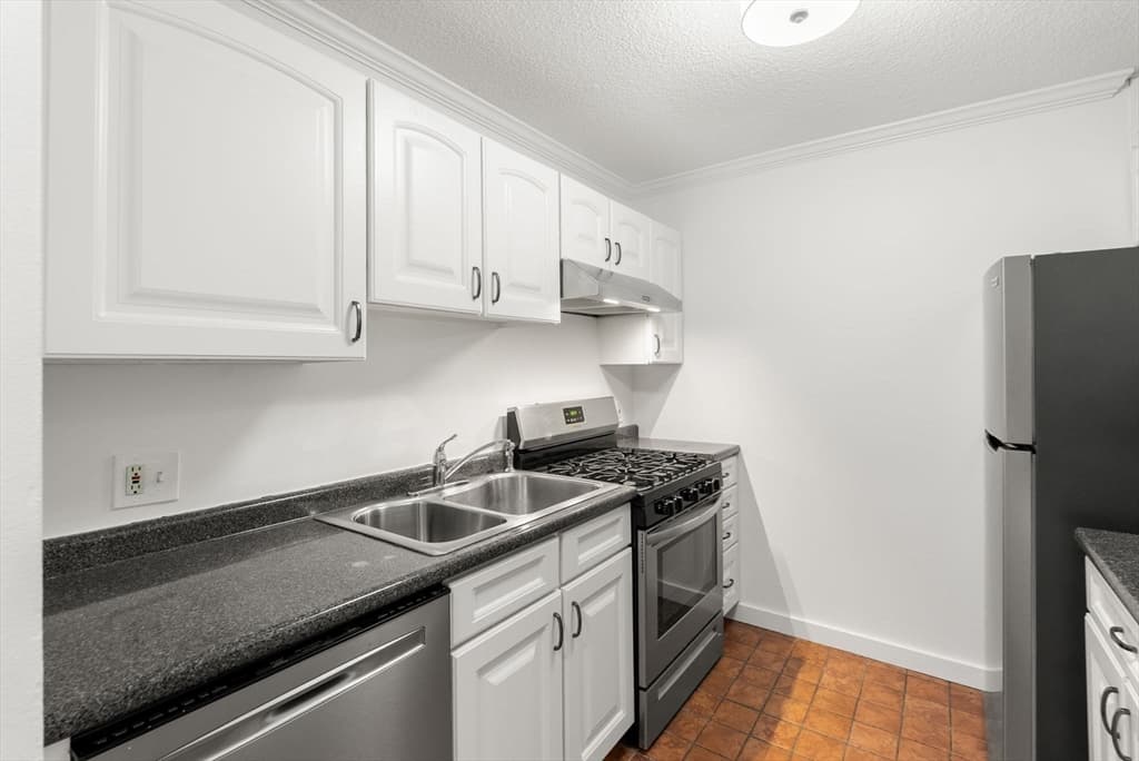 33 Pond Ave # 523, Brookline MA 02445 photo 7