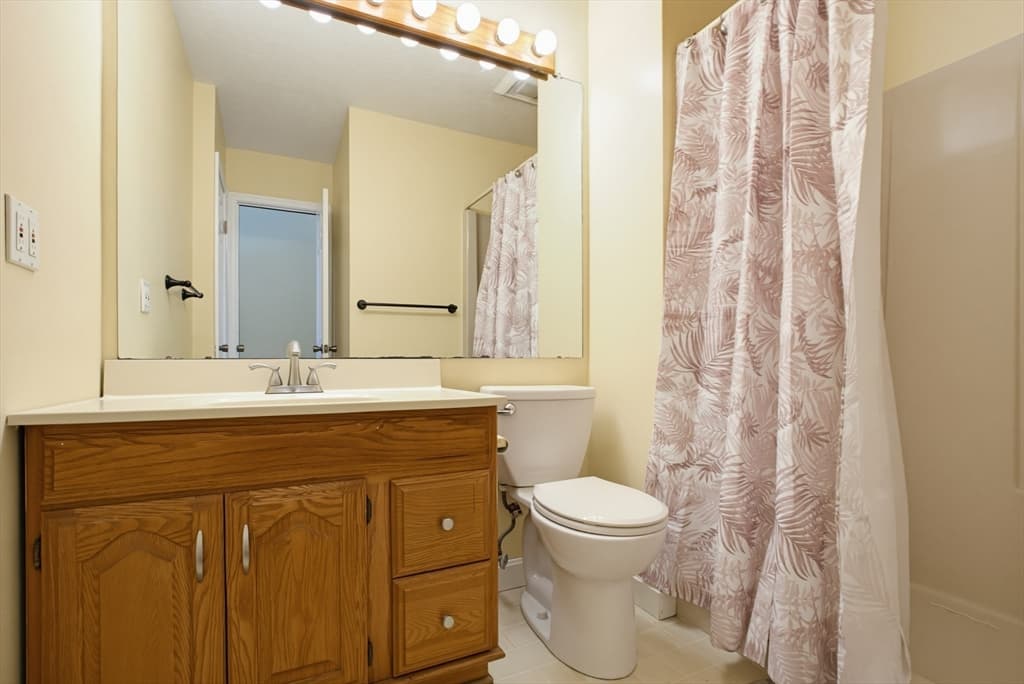 Single Family Residence at 47 Old Village Rd, Sturbridge MA 01566, Sturbridge, photo 13 of 42