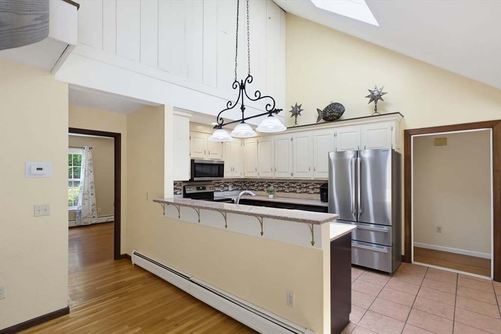 Single Family Residence at 47 Old Village Rd, Sturbridge MA 01566, Sturbridge, photo 8 of 42