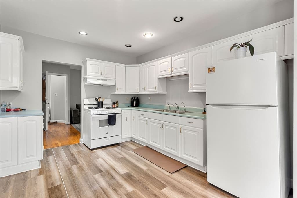 11 Pinkert St, Medford MA 02155 photo 23