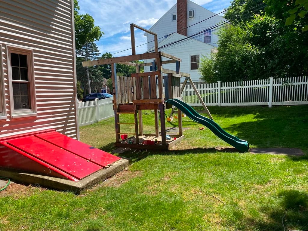 46 Woodard Rd, Boston MA 02132 photo 16