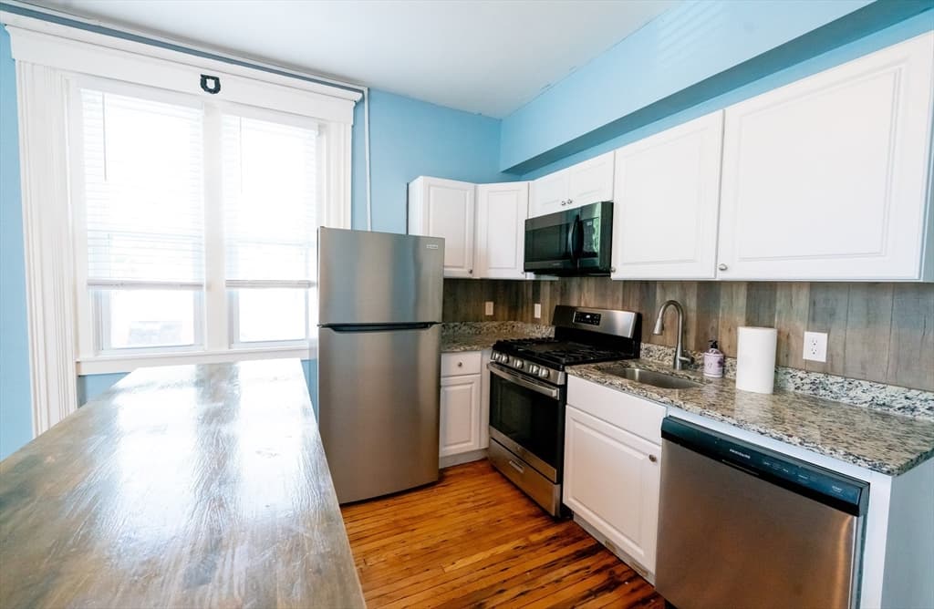 Condominium at 111 Summer St # 1, Haverhill MA 01830, photo 8 of 23