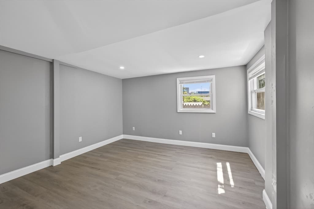 Single Family Residence at 370 Pleasant St, Pawtucket RI 02860, Pawtucket, photo 12 of 21