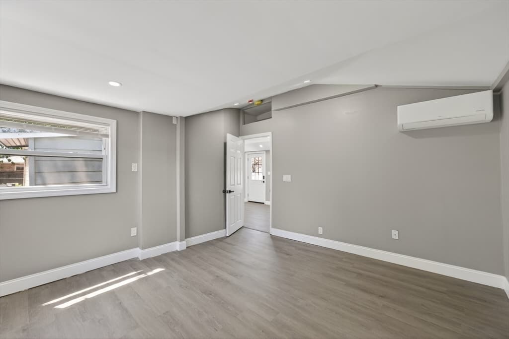 Single Family Residence at 370 Pleasant St, Pawtucket RI 02860, Pawtucket, photo 14 of 21