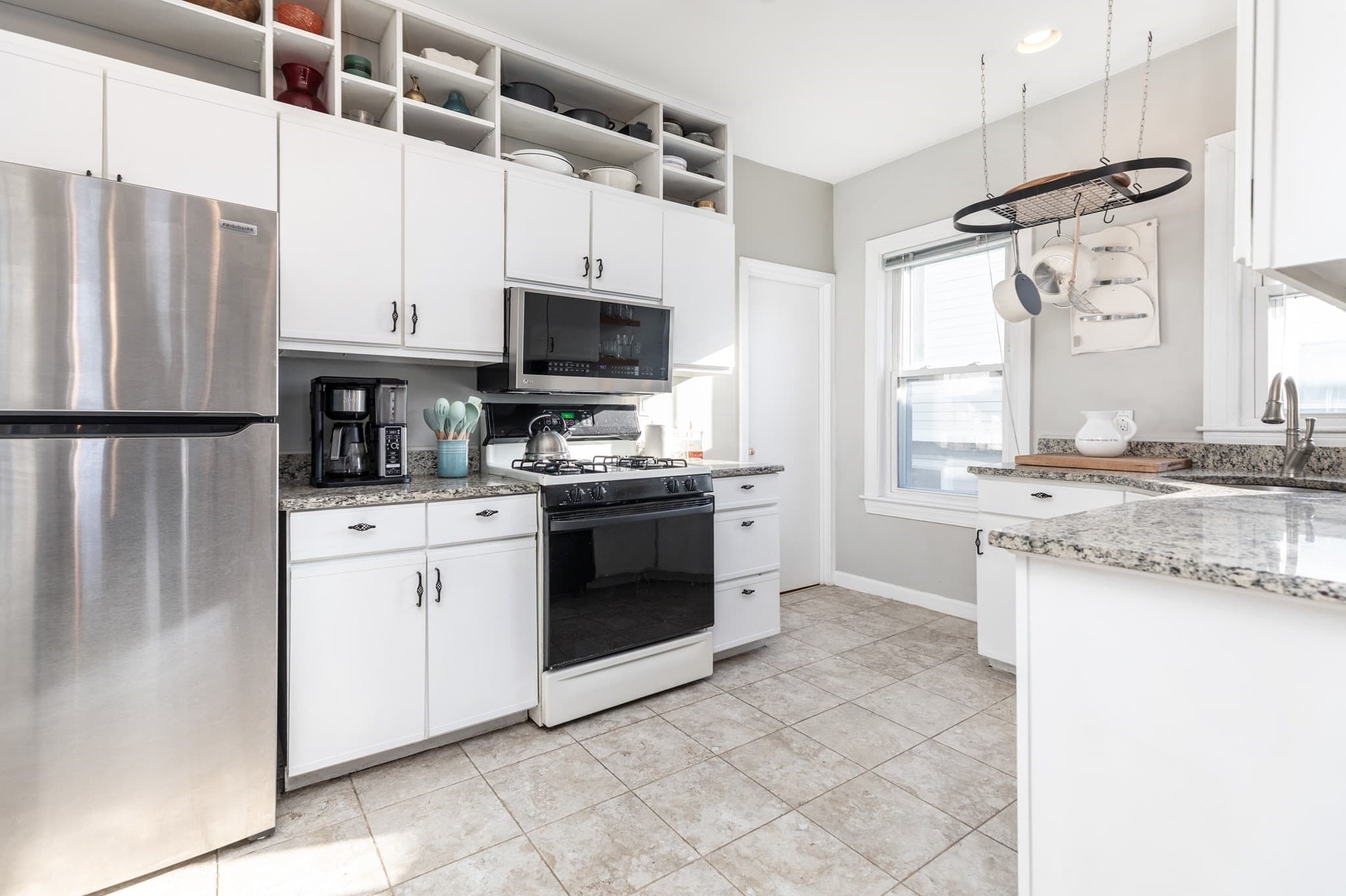 Condominium at 192 W 5th # 2, Boston MA 02127, Boston, photo 9 of 23