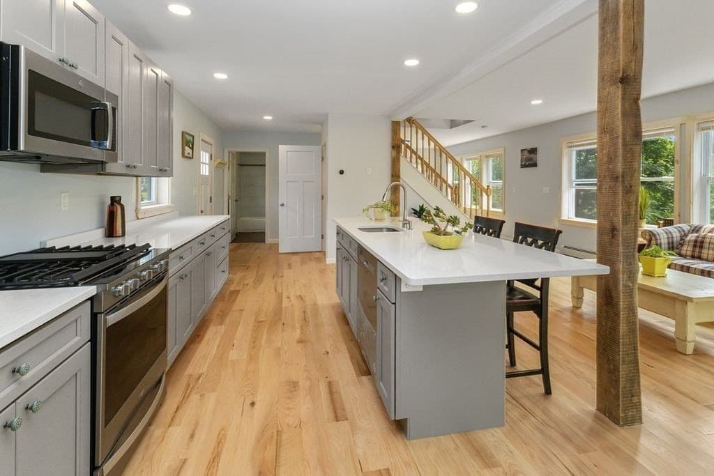 Single Family Residence at 2653 Providence Rd, Northbridge MA 01534, photo 8 of 23