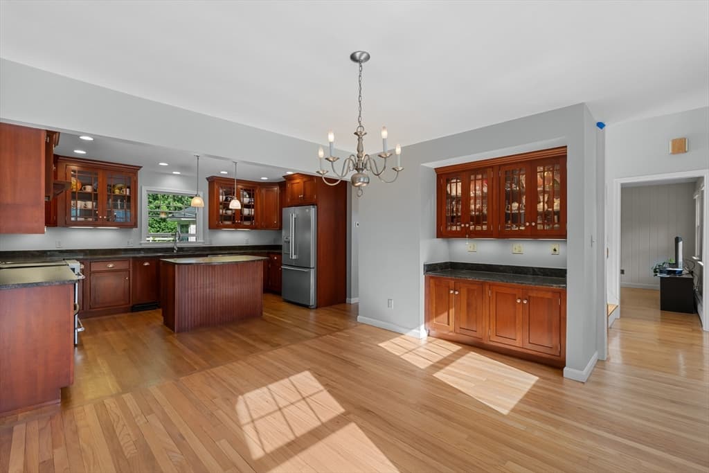 17 Stone Ave, Shrewsbury MA 01545 photo 2