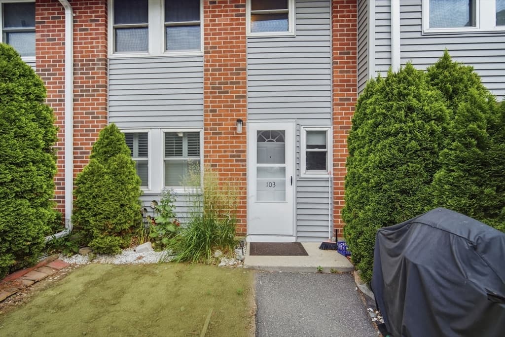 103 Manor Court # 103, Springfield MA 01118 photo 5