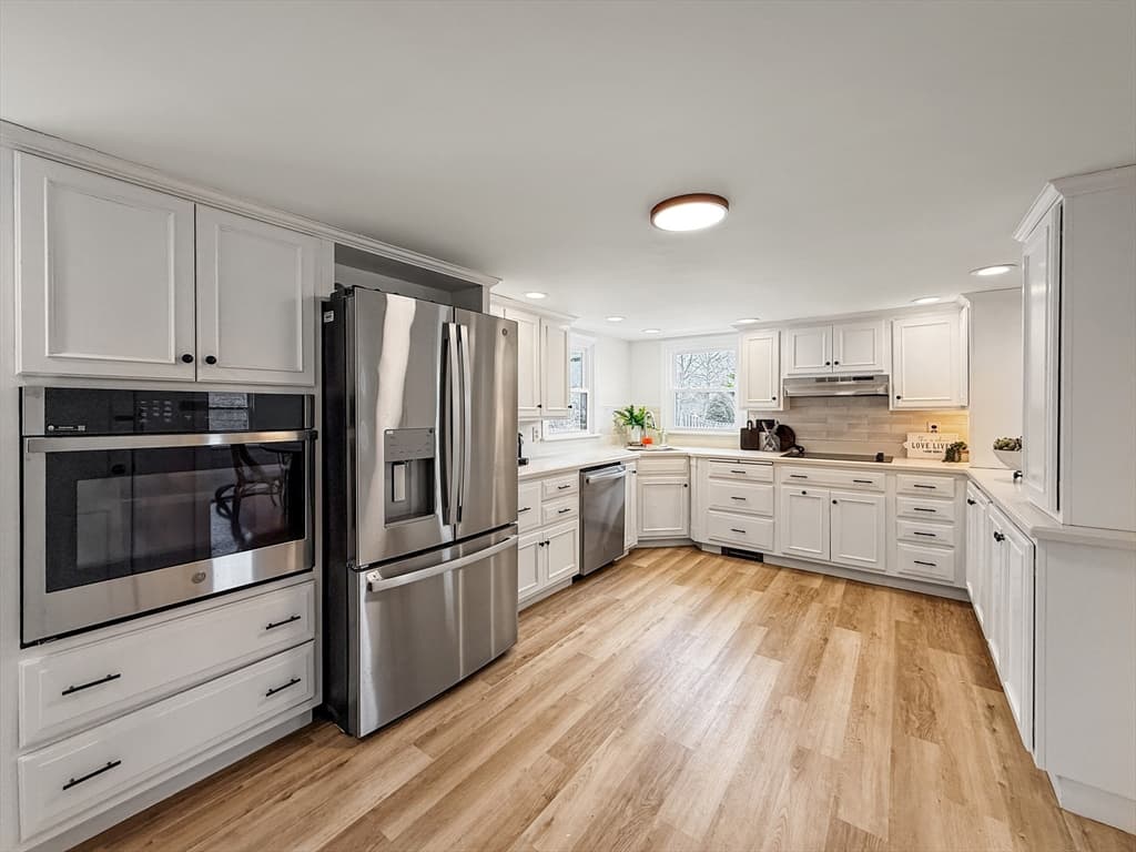 Single Family Residence at 59 Greenfield Ln, Scituate MA 02066, photo 3 of 35