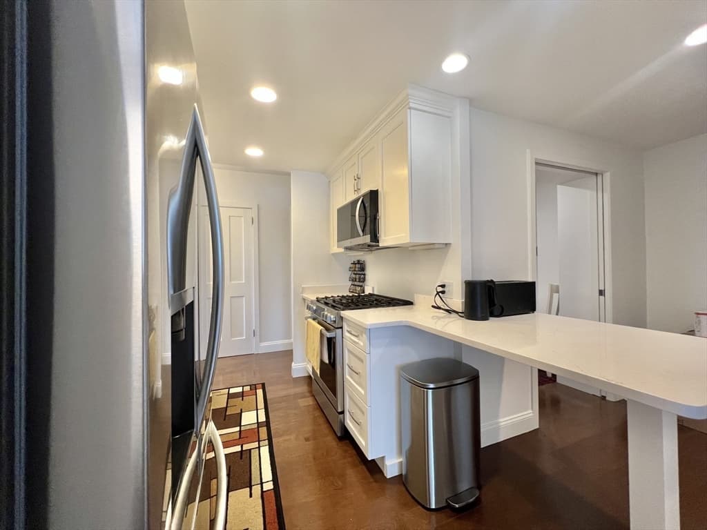 Condominium at 65 E India Row # 23B, Boston MA 02110, photo 9 of 24