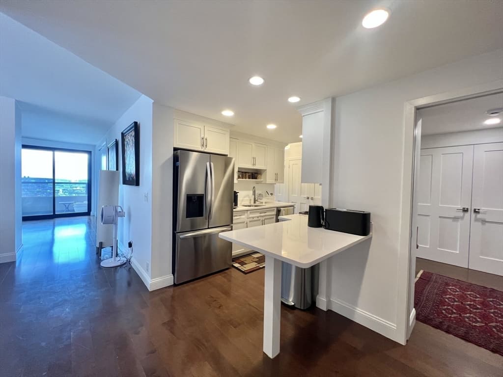 Condominium at 65 E India Row # 23B, Boston MA 02110, photo 10 of 24