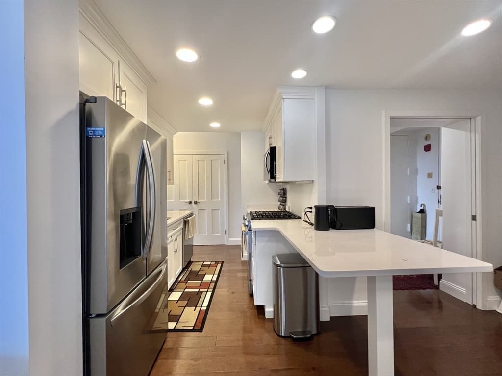 Condominium at 65 E India Row # 23B, Boston MA 02110, photo 8 of 24