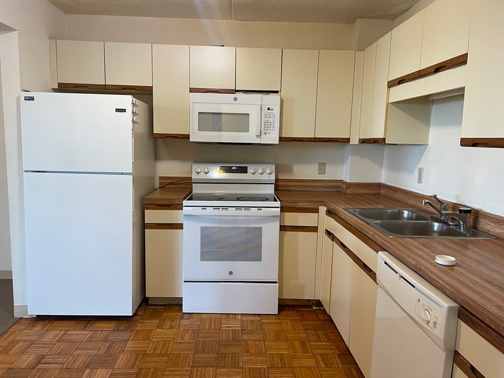 100 Cove Way # 402, Quincy MA 02169 photo 3
