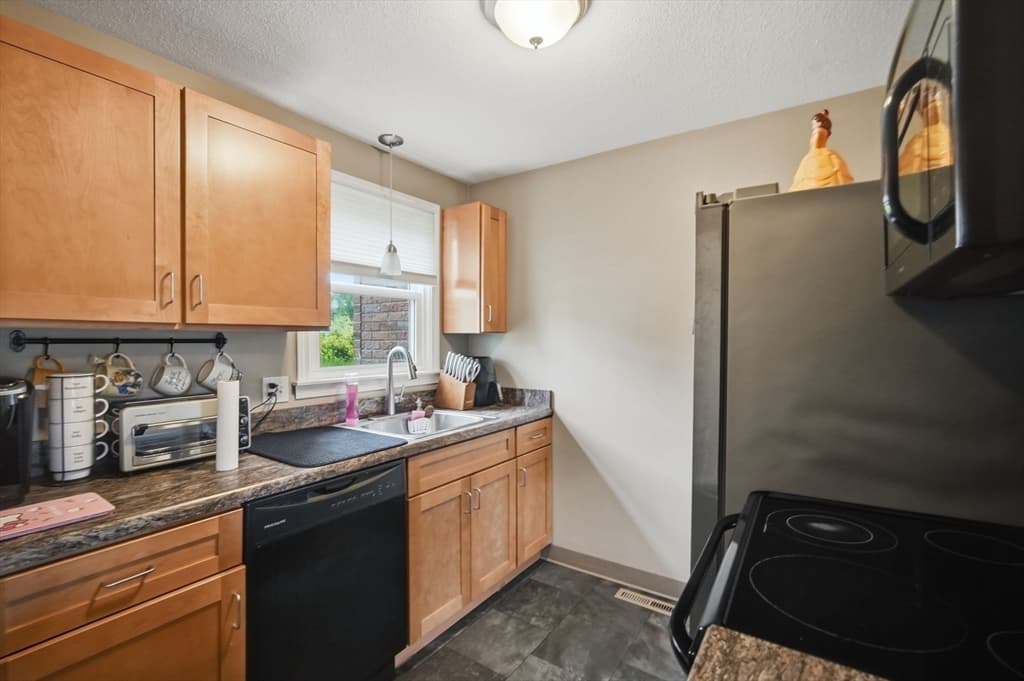 55 Empire St # 11, Chicopee MA 01013 photo 6