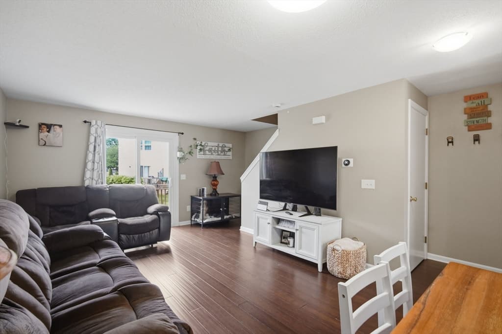 55 Empire St # 11, Chicopee MA 01013 photo 3