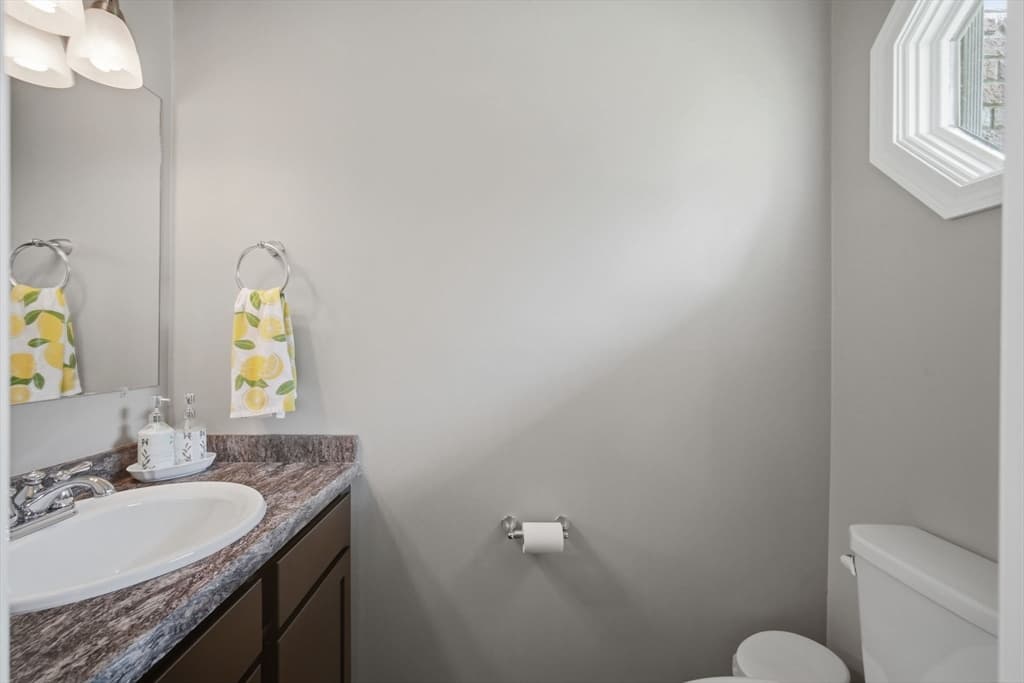55 Empire St # 11, Chicopee MA 01013 photo 8