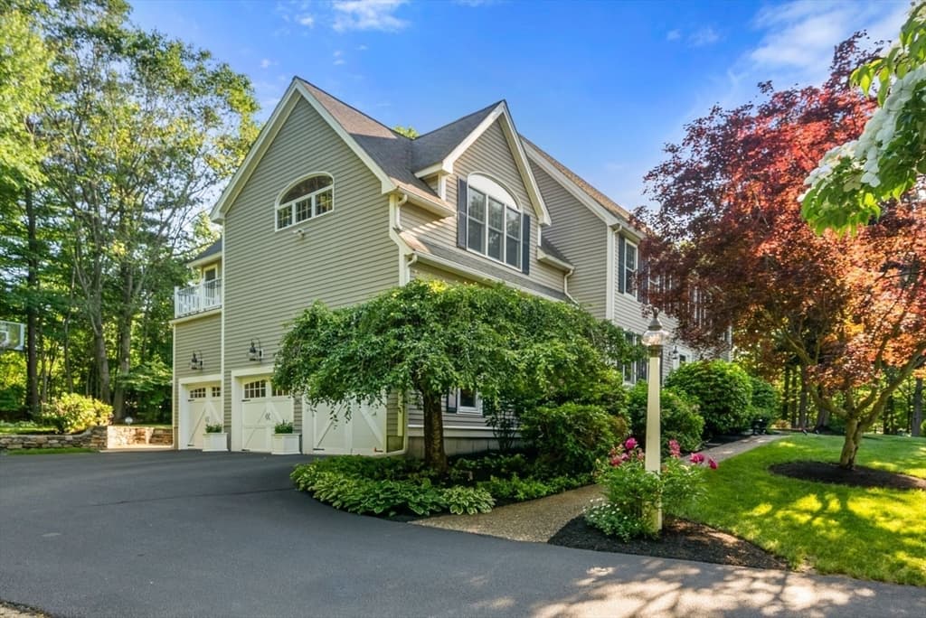 23 Longwood Dr, Hopkinton MA 01748 photo 2