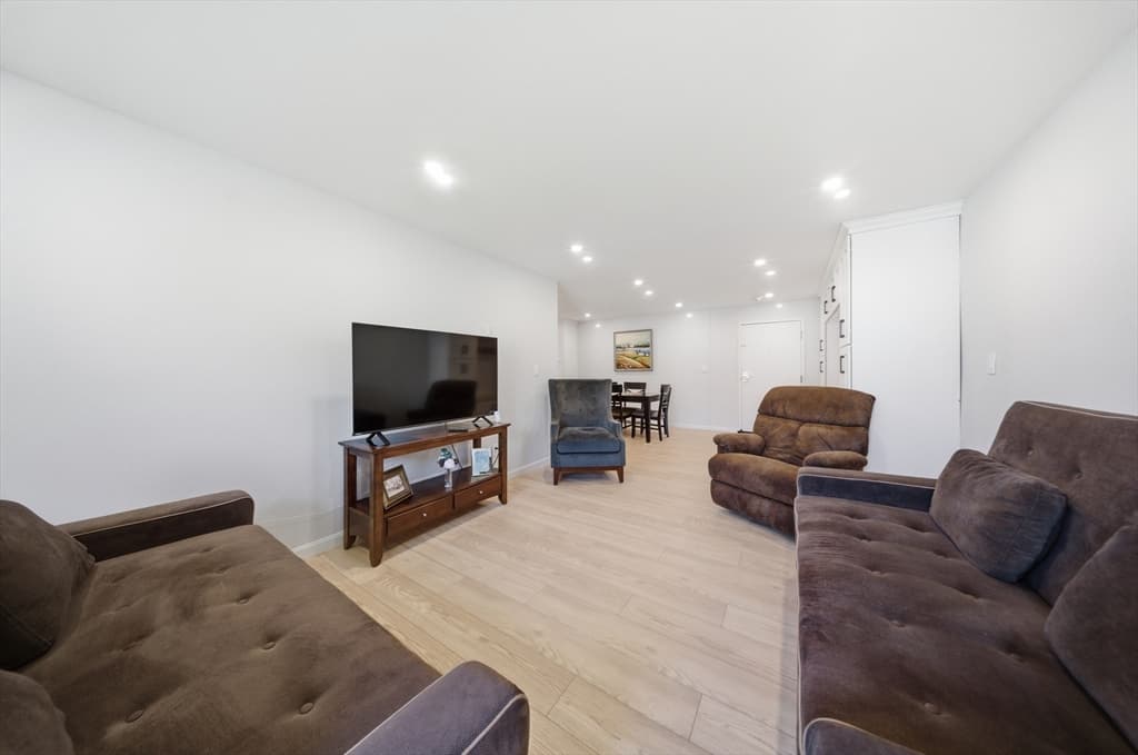 Condominium at 9 Weld St # 19, Framingham MA 01702, photo 3 of 28