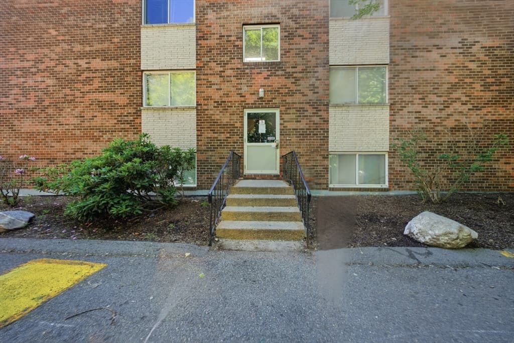 Condominium at 9 Weld St # 19, Framingham MA 01702, photo 19 of 28