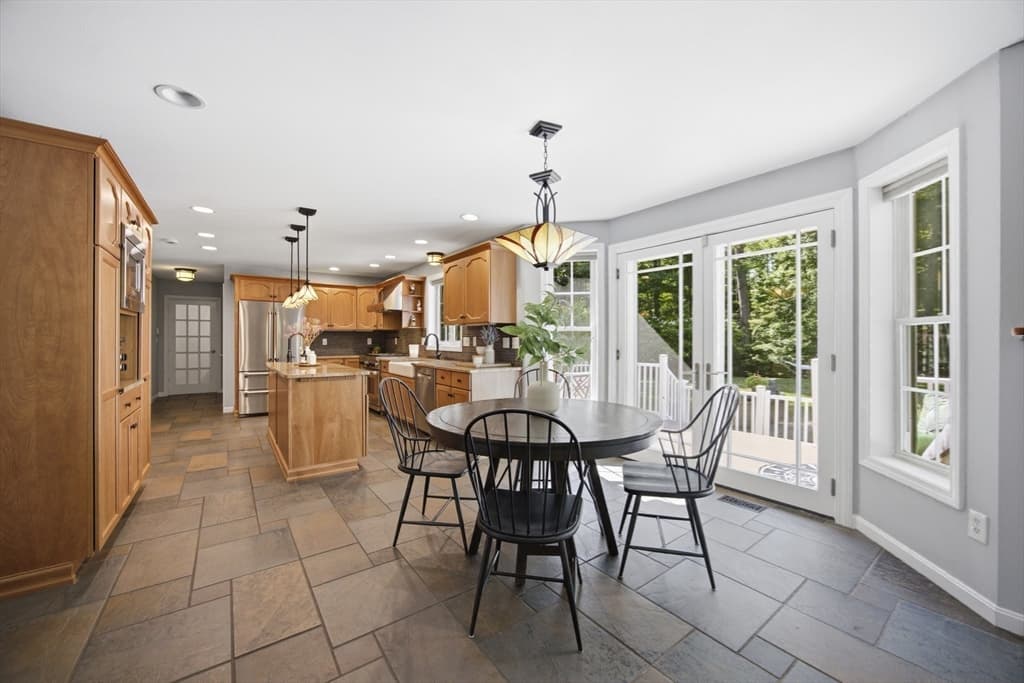 Single Family Residence at 8 Evergreen Drive, Plaistow NH 03865, Plaistow, photo 5 of 36