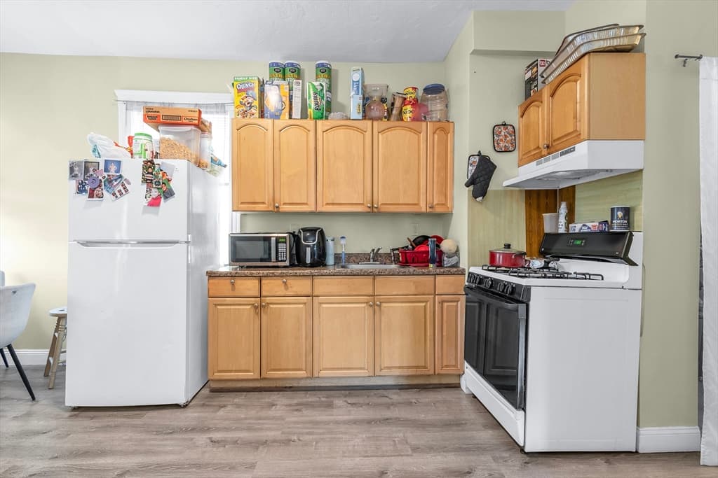 3 Family at 180 Chestnut Street, Chelsea MA 02150, Chelsea, photo 23 of 36