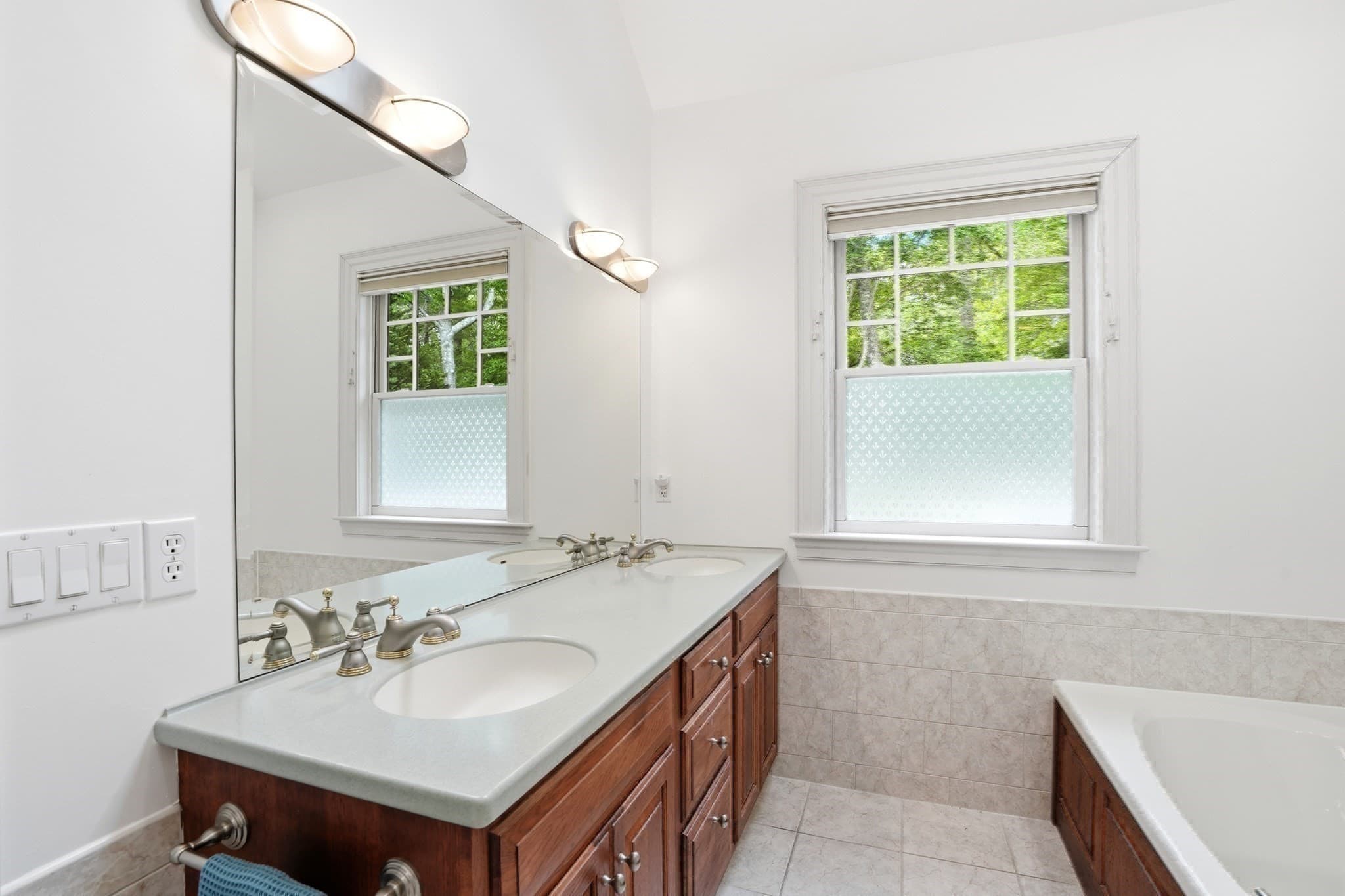 Single Family Residence at 72 Indian Cove Rd, Marion MA 02738, Marion, photo 16 of 40